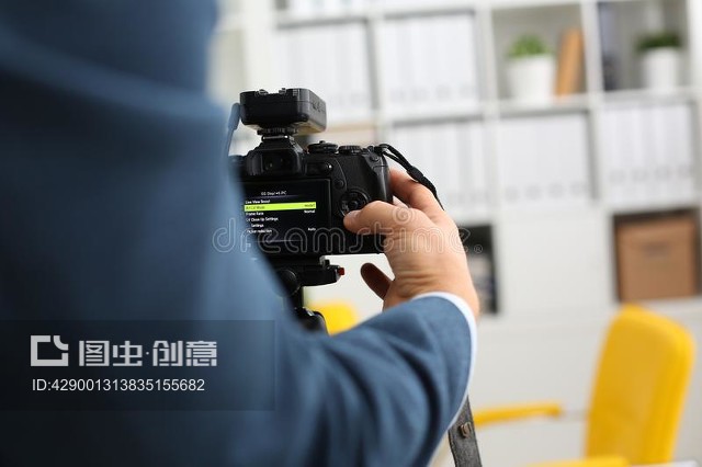 專業(yè)攝像服務(wù) 西裝革履，細(xì)節(jié)見證品質(zhì)